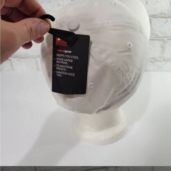 NWT Under Armour baseball hat - Picture 3 of 8